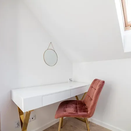 Apartment 3 Corki *