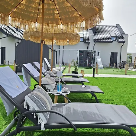 3 Corki Apartment *
