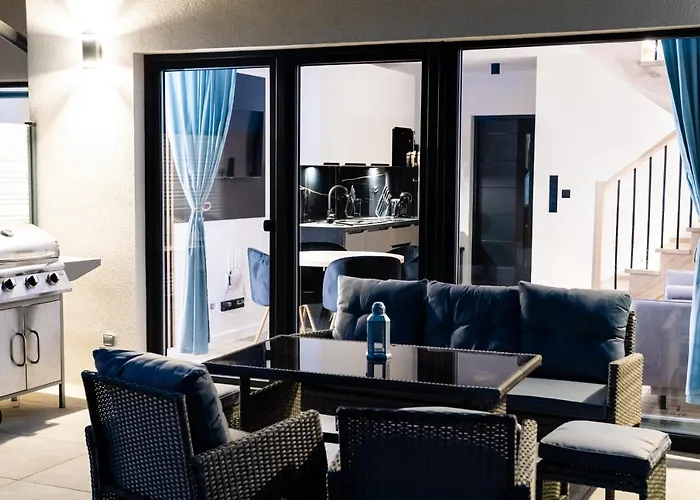3 Corki Apartment