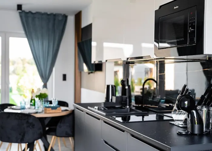 3 Corki Apartment *